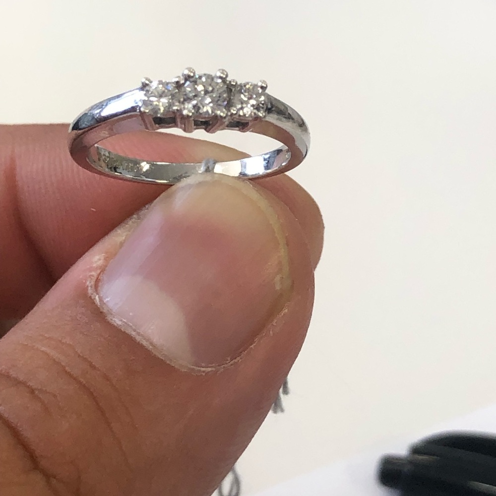 Diamond Ring - Picture 4 of 6